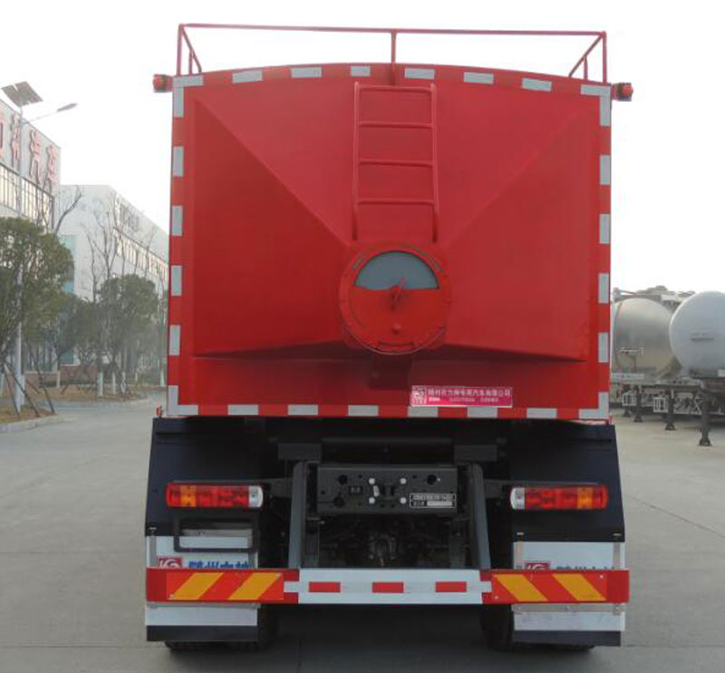 重汽豪沃SLS5250TSGS61壓裂砂罐車