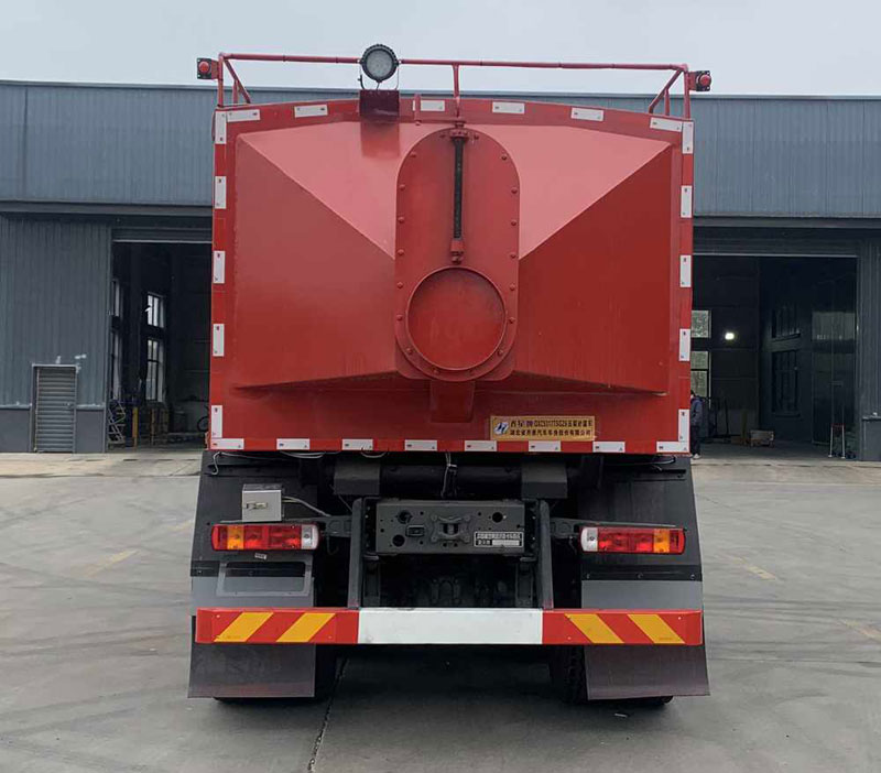重汽豪沃QXC5317TSGZ6壓裂砂罐車