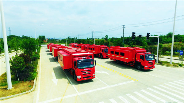 重汽后雙橋宿營車