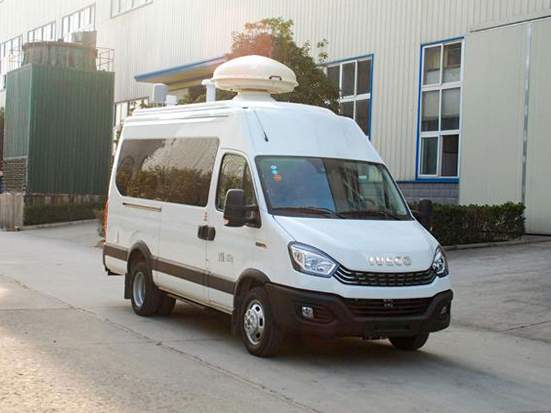 依維柯QXC5041XJE無(wú)線電監(jiān)測(cè)車