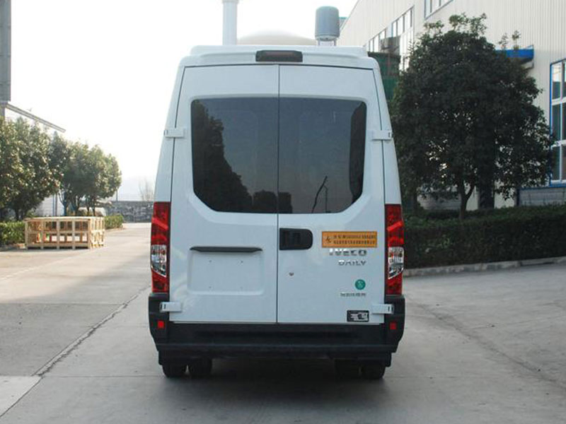 依維柯QXC5041XJE無(wú)線電監(jiān)測(cè)車