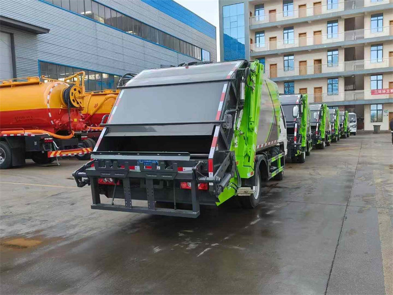 福田時代6立方藍(lán)牌壓縮垃圾車再獲客戶青睞