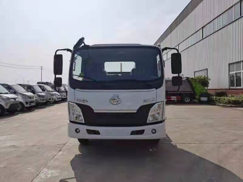 柳汽L2藍牌車廂可卸式垃圾車-確保能上京牌、進三環(huán)、帶免征的勾臂車