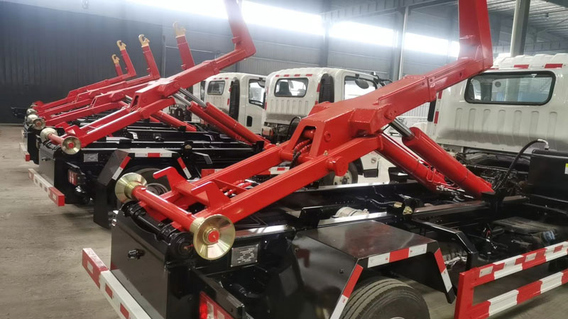 柳汽L2藍牌車廂可卸式垃圾車-確保能上京牌、進三環(huán)、帶免征的勾臂車