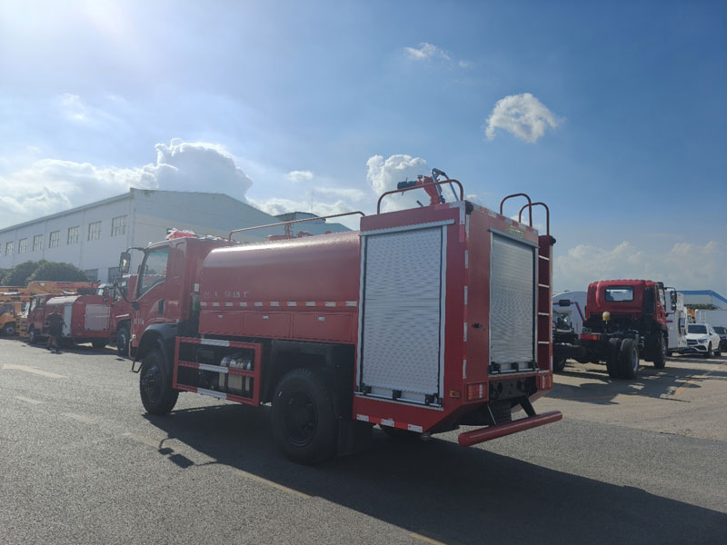 程力三環(huán)四驅(qū)消防灑水車