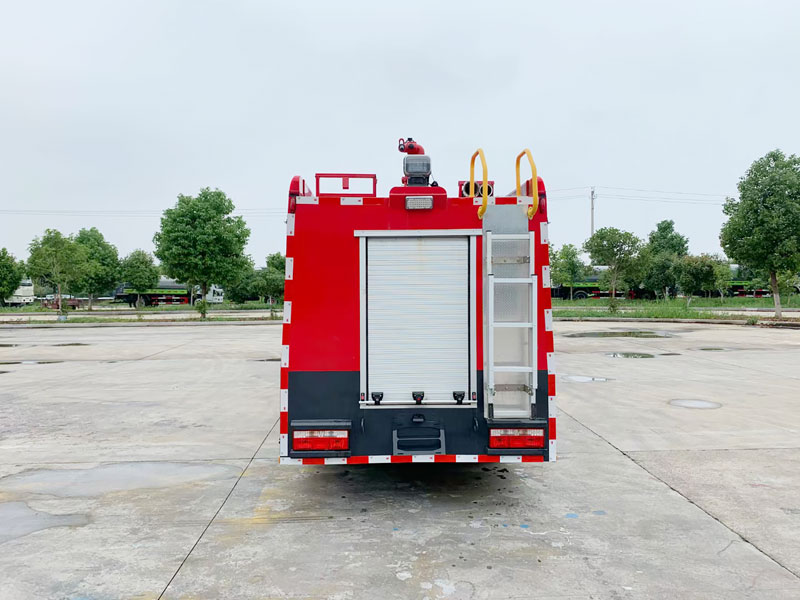 東風(fēng)小多利卡水罐消防車（內(nèi)藏罐）