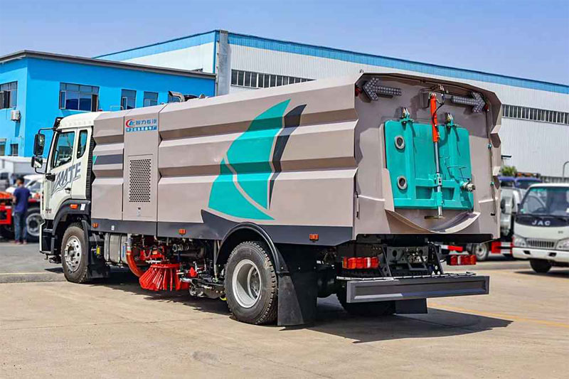 重汽豪沃MATE5100軸距濰柴240馬力-單橋16方洗掃車