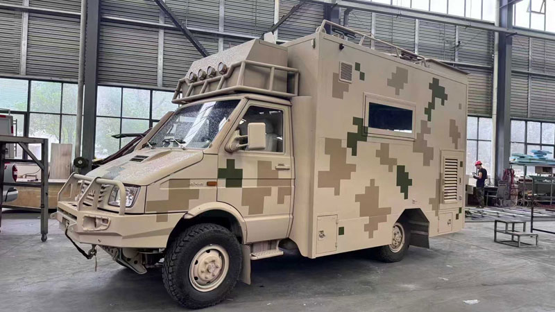 依維柯2045指揮車
