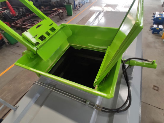 柳汽藍(lán)牌餐廚垃圾車(chē)