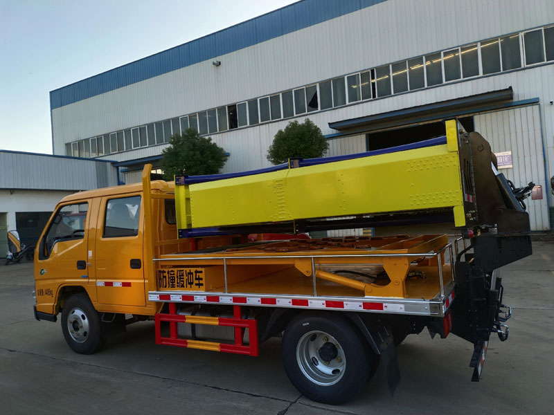 江鈴順達(dá)100K老款二次防撞緩沖車5046