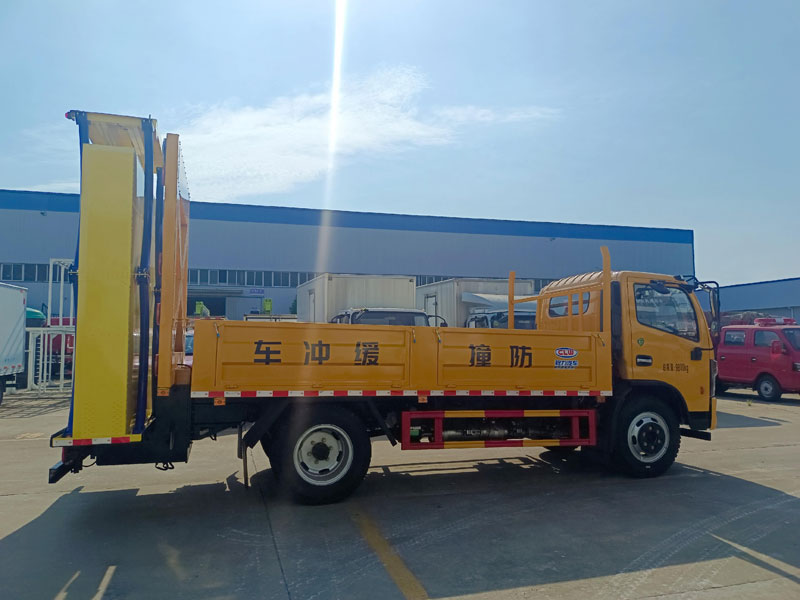 東風(fēng)福瑞卡5101一次防撞緩沖車