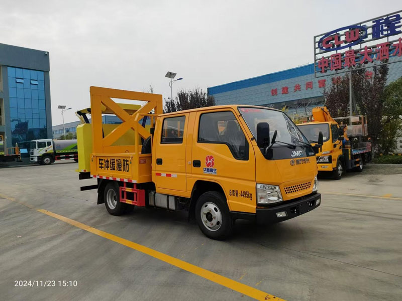 程力華鑫江鈴順威5045一次翻轉(zhuǎn)防撞緩沖車