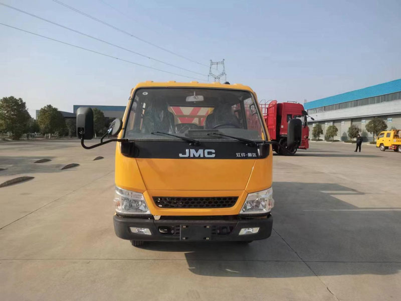 程力華鑫江鈴順達(dá)5041二次翻轉(zhuǎn)防撞緩沖車