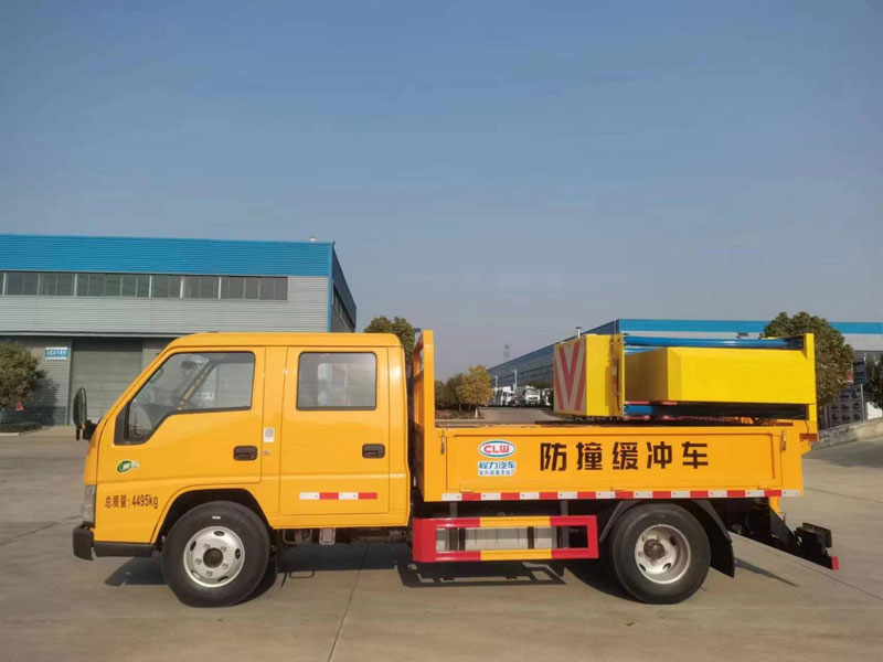 程力華鑫江鈴順達(dá)5041二次翻轉(zhuǎn)防撞緩沖車