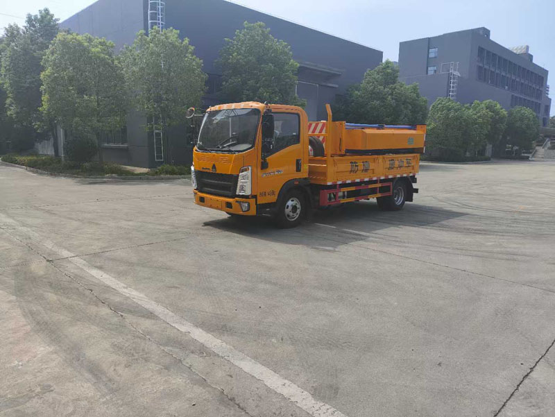程力華鑫重汽藍牌100K防撞緩沖車