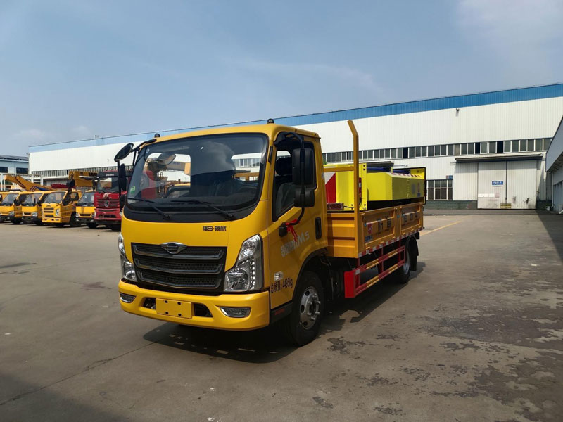 程力重工福田領(lǐng)航M5防撞車100K