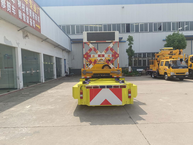 程力重工福田領(lǐng)航M5防撞車100K